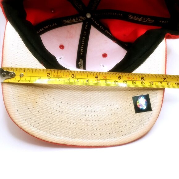 Mitchell & Ness Men's Basketball Hat Chicago Bulls Logo Snapback Fitted Red Cap - Picture 12 of 13